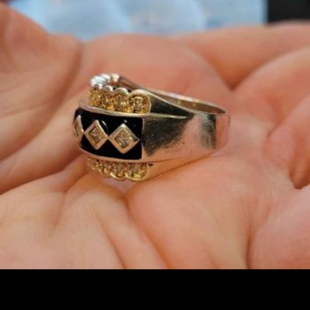LADIES RING SZ 8 - Picture 4 of 6